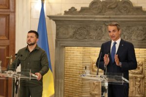 Δούρου: Ερώτηση για τη νέα συμφωνία ασφαλείας της Ελλάδας με την Ουκρανία
