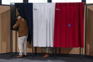 Νέα exit polls δείχνουν ανατροπή σκηνικού – Από πρώτη, ίσως και τρίτη η Λεπέν