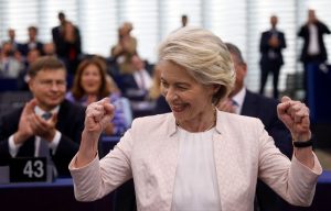 Ούρσουλα φον ντερ Λάιεν: Επανεξελέγη πρόεδρος της ΕΕ – Οι ψήφοι