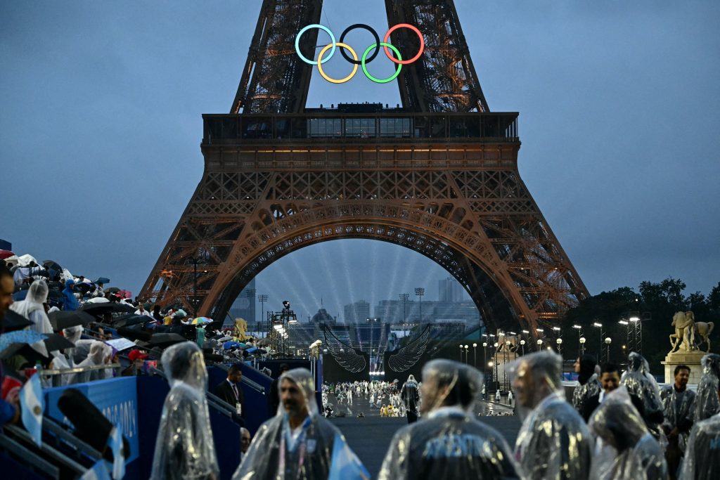 Ολυμπιακοί Αγώνες 2024: Όλα όσα έγιναν στη φαντασμαγορική τελετή έναρξης στο Παρίσι