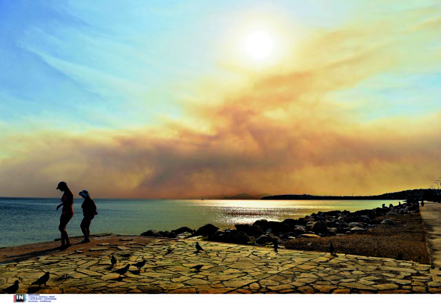 Παραδομένη στις φλόγες ξανά η Εύβοια