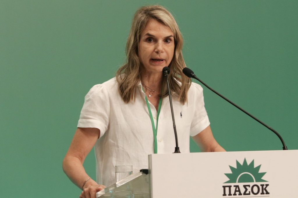 Μιλένα Αποστολάκη: Αποσύρεται από την κούρσα ηγεσίας του ΠΑΣΟΚ