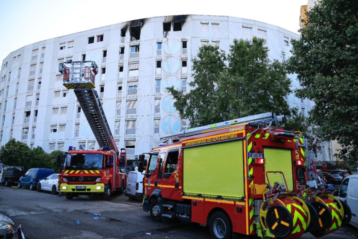 Γαλλία: Τουλάχιστον 7 νεκροί από φωτιά ξέσπασε σε κτίριο κατοικιών στη Νίκαια