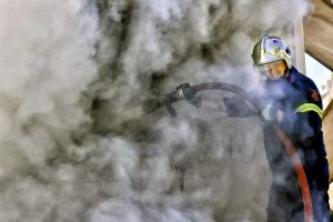 Σε ύφεση η φωτιά στον Τρίλοφο Θεσσαλονίκης – Μάχη με τις φλόγες που έφτασαν κοντά σε σπίτια