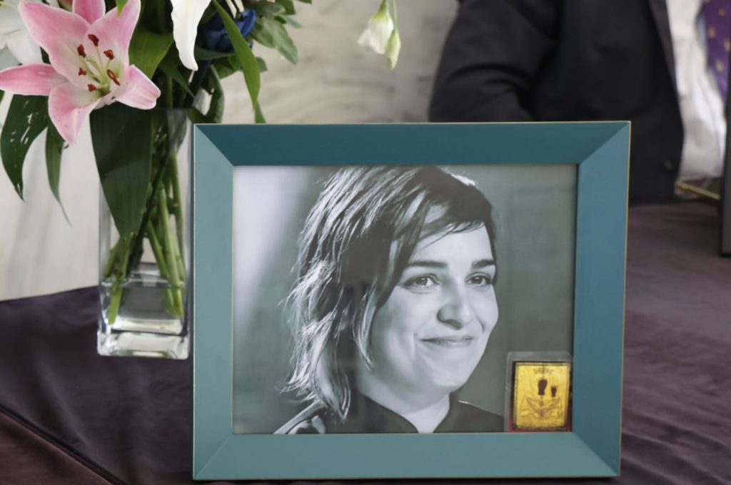 Ντέμη Γεωργίου: Ανείπωτη θλίψη στην κηδεία της 39χρονης σεφ