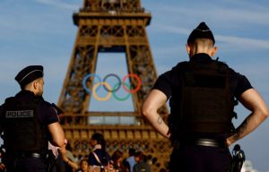 Αναχαιτίστηκαν 1000… κατάσκοποι στο Παρίσι – Τι ανακοίνωσε το γαλλικό υπουργείο Εσωτερικών