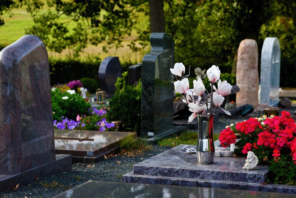 Ιρλανδία: Η πλάκα που έκανε μετά θάνατον ένας άνδρας σε όσους πήγαν στην κηδεία του – Έκλαιγαν από τα γέλια