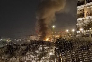 Κερατσίνι: Φωτιά σε υπαίθριο χώρο του ΟΛΠ – Ακούστηκαν εκρήξεις