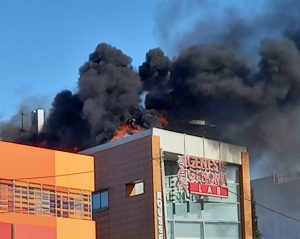 Μεγάλη φωτιά σε κτίριο στη λεωφόρο Κηφισίας – Δείτε εικόνες