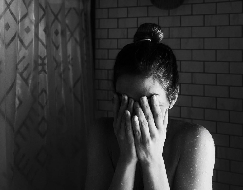 Ενδοοικογενειακή βία: «Πήγα στην αστυνομία και μου είπαν κυρία μου δεν φαίνεστε κακοποιημένη»