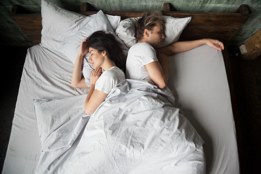 Τι είναι το «διαζύγιο ύπνου» και γιατί γίνεται όλο και πιο δημοφιλές
