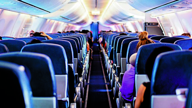 Ταξίδια με αεροπλάνο: Πώς να μείνετε υγιείς