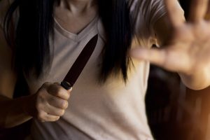 Πειραιάς: 16χρονη μαχαίρωσε 19χρονη έξω από νυχτερινό κέντρο