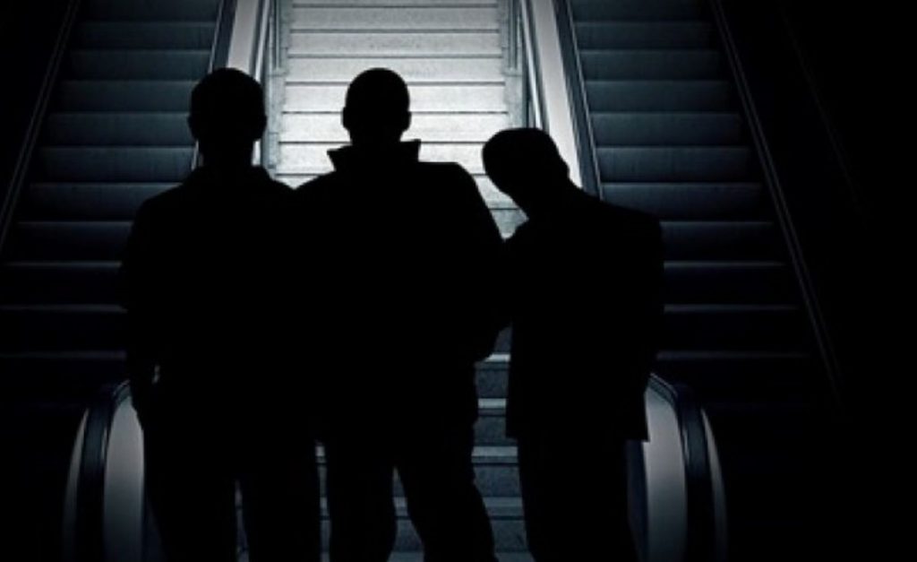 Τρεις νεαροί επιτέθηκαν σε 27χρονο στο Γκάζι και του έκλεψαν την αλυσίδα που φορούσε