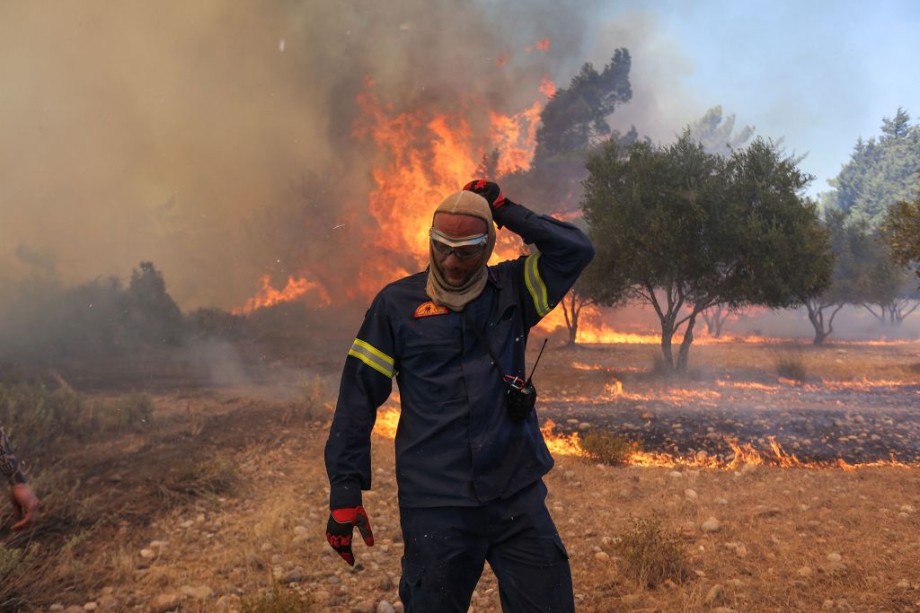 Κυβερνητικές πηγές κατά Κασσελάκη: «Χονδροειδή ψέματα» τα λεγόμενά του για την πολιτική προστασία