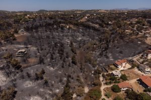 Τον Σεπτέμβριο η συζήτηση στη Βουλή για τις φωτιές λένε κυβερνητικές πηγές