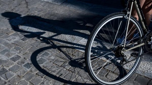 Κάτω Αχαΐα: Νεκρός ποδηλάτης που έπεσε σε μαντρότοιχο