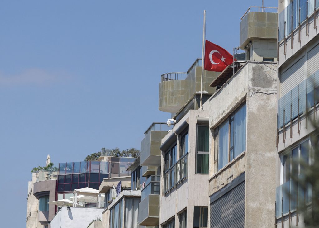 Νέα κόντρα Ισραήλ – Τουρκίας: Για τη σημαία που κυματίζει μεσίστια λόγω Χανίγια