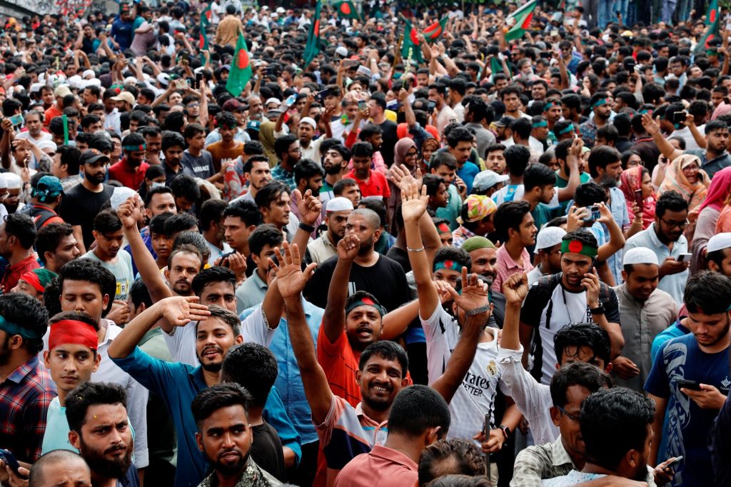 Μπαγκλαντές: Απορρίπτουν στρατιωτική κυβέρνηση οι εξεγερμένοι – Προτείνουν νομπελίστα για επικεφαλής