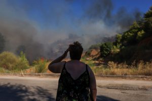 Φωτιά στην Αττική:  Σε πύρινο κλοιό Νέα Πεντέλη και Βριλήσσια – Καίγονται σπίτια – Όλες οι εξελίξεις