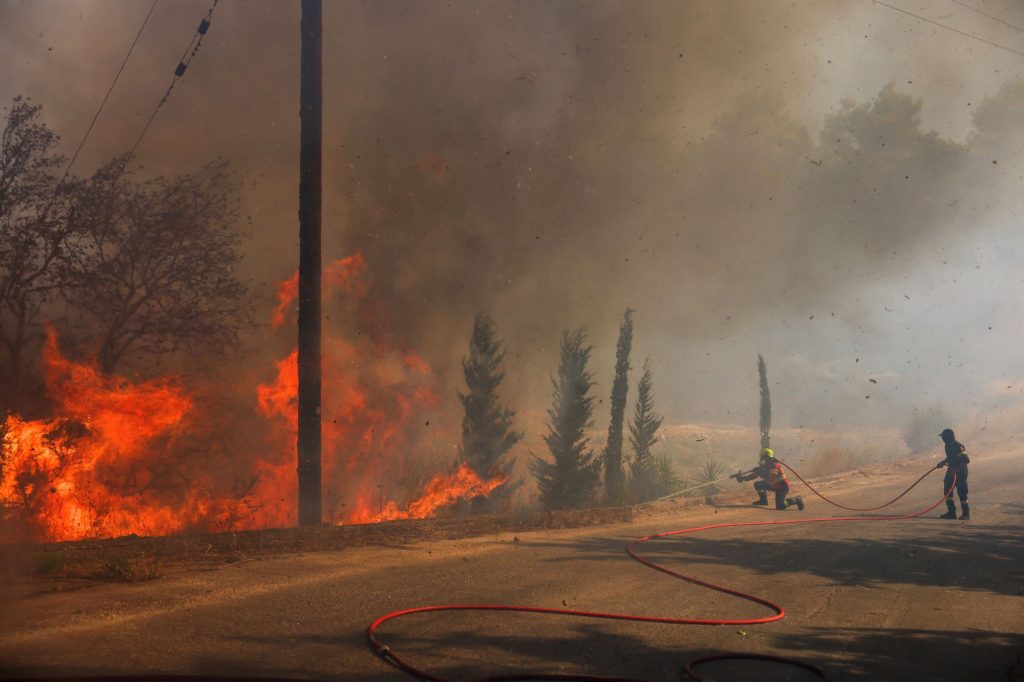 Φωτιά στην Αττική: Εκκενώνεται το νοσοκομείο Αμαλία Φλέμινγκ – 112 στα Άνω Βριλήσσια