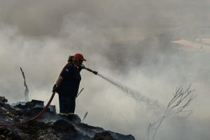 Φωτιά στο Κιλκίς: Συνεχίζεται η πυρκαγιά στο πευκοδάσος – Για 15η μέρα καίγεται το όρος Όρβηλος στις Σέρρες