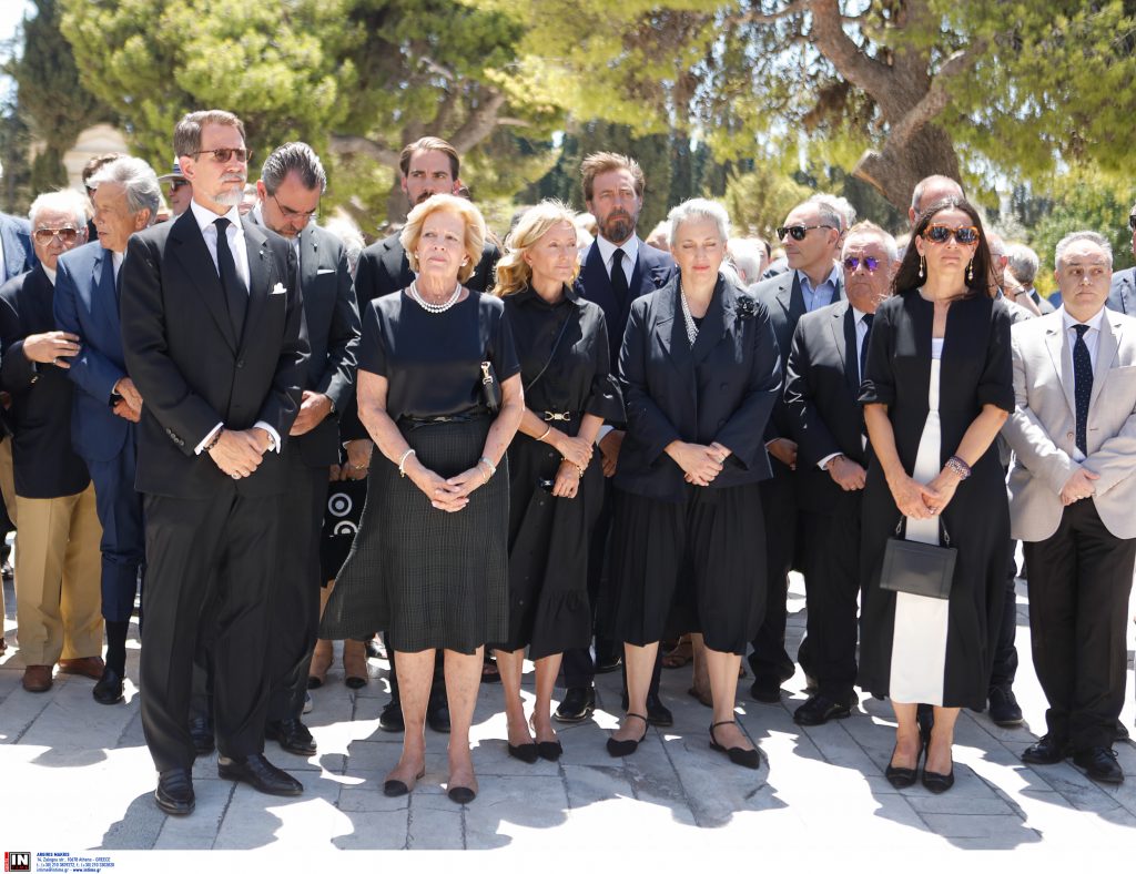 Κηδεία πρίγκιπα Μιχαήλ: Στο Τατόι η ταφή του «Μισέλ Ντε Γκρες» – Ποιοι πήγαν
