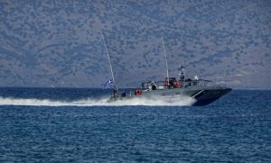 Κορινθιακός Κόλπος: Ιστιοπλοϊκό πλέει ακυβέρνητο – Παρασύρθηκε και αγνοείται ο καπετάνιος