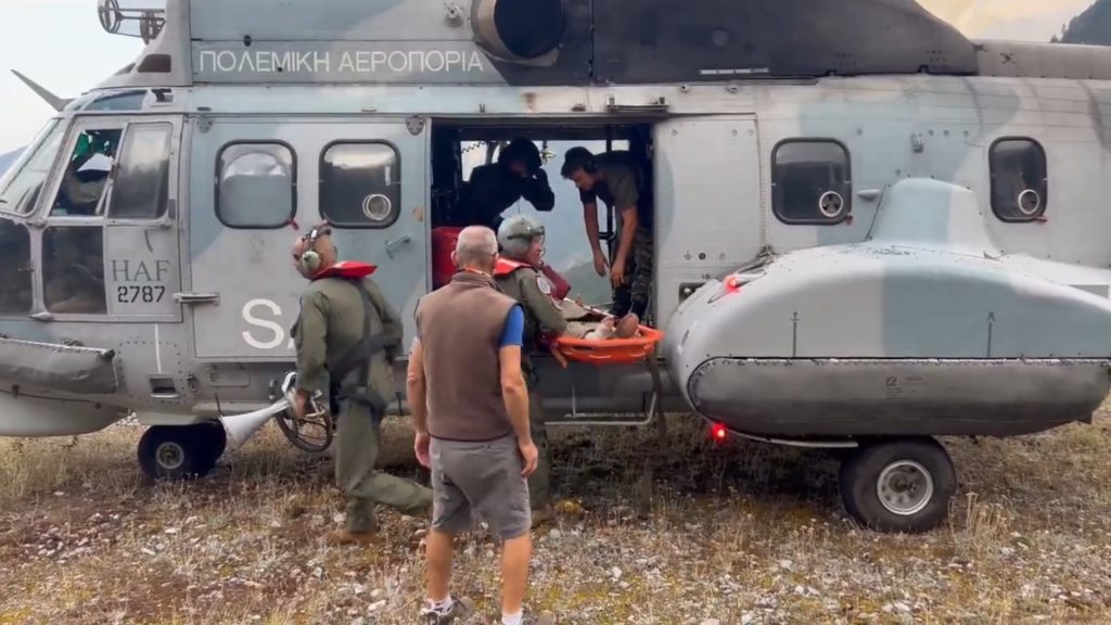 Διάσωση Αμερικανίδας στον Όλυμπο με ελικόπτερο Super Puma – Βίντεο της Πολεμικής Αεροπορίας