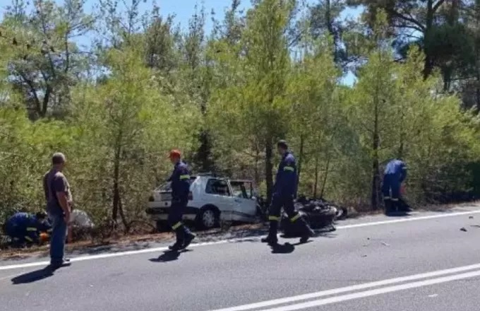 Λέσβος: Σφοδρό τροχαίο με 2 νεκρούς και 1 τραυματία