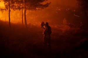 Φωτιά στην Αττική: Πύρινος εφιάλτης στην βορειοανατολική Αττική: Ανεξέλεγκτη η κατάσταση – Όλες οι εξελίξεις