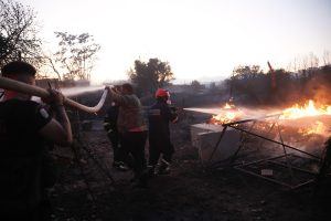 Φωτιά στην Αττική: Πώς έφτασαν οι φλόγες στο Χαλάνδρι – Τι είπε ο δήμαρχος για τη νεκρή εργαζόμενη