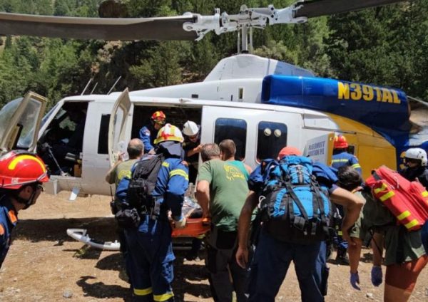 Κρήτη: Νεκρή τουρίστρια από πτώση βράχου στο φαράγγι Σαμαριάς – Εγκλωβισμένοι δεκάδες επισκέπτες