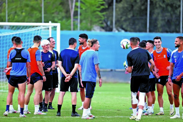 «Να μιλάνε όλοι για εσάς»