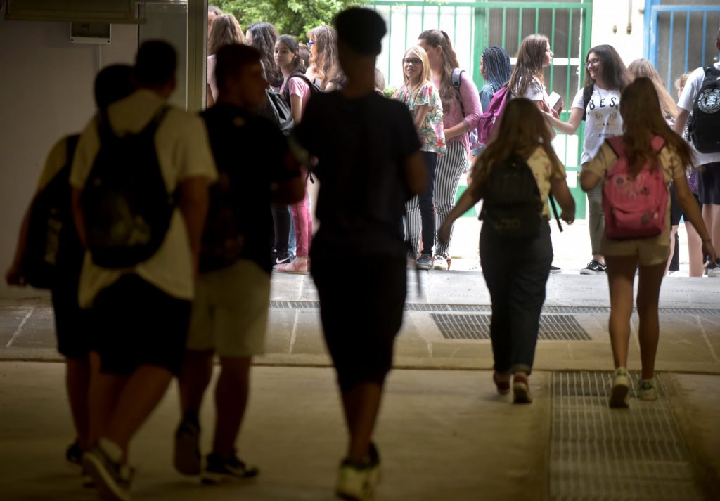 Υπουργείο Παιδείας: Αλλαγές στις απουσίες μαθητών στις εκδρομές