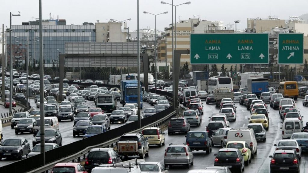 Χάος στους δρόμους της Αθήνας: Κίνηση στον Κηφισό εξαιτίας ακινητοποιημένου οχήματος