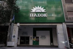 ΠΑΣΟΚ: Στο «φουλ» οι μηχανές – Πόσες υπογραφές έχουν συγκεντρώσει οι υποψήφιοι πρόεδροι