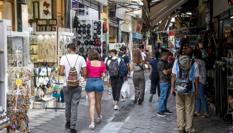 Τα πάνω – κάτω στον τουρισμό – Ποιοι τουρίστες ξοδεύουν τα περισσότερα χρήματα στην Ελλάδα και πού