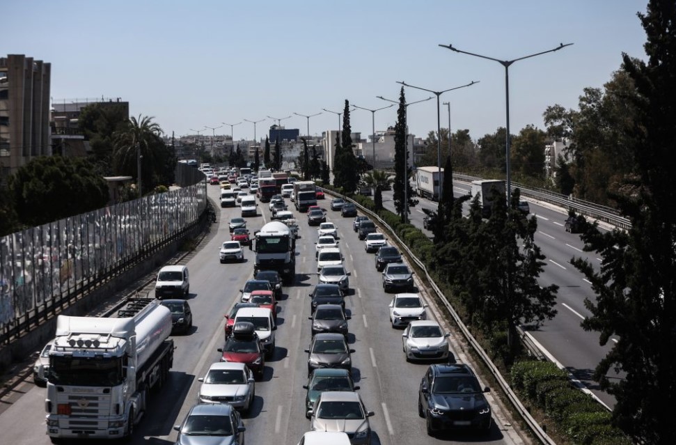 Κίνηση στους δρόμους: Αυξημένη σε Κηφισό και Αττική οδό