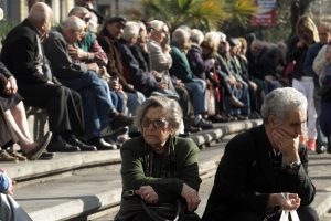 Μένουν εκτός 930.000 χαμηλοσυνταξιούχοι – Ποιοι άλλοι χάνουν