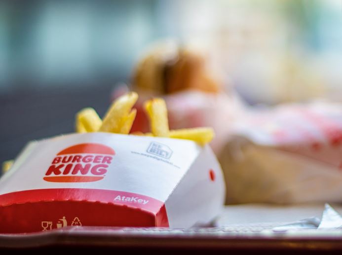 Το διαφημιστικό κόλπο της Burger King που έκλεψε εκατομμύρια πελάτες από τα McDonald’s