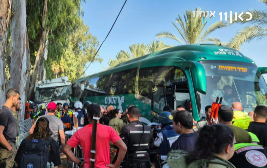 Συναγερμός στο Ισραήλ: Φορτηγό έπεσε πάνω σε στάση λεωφορείου – 35 τραυματίες, οι έξι σοβαρά