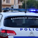 Ανήλικος εγγονός πρώην υπουργού συνελήφθη για ληστεία με λεία… 5 ευρώ – Απειλούσαν με σπασμένο μπουκάλι