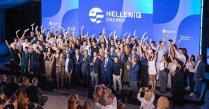 HELLENiQ ENERGY: Ο ενεργειακός κολοσσός βραβεύει αριστούχους