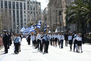 28η Οκτωβρίου: Κυκλοφοριακές ρυθμίσεις για τις μαθητικές παρελάσεις σε Αθήνα και Πειραιά