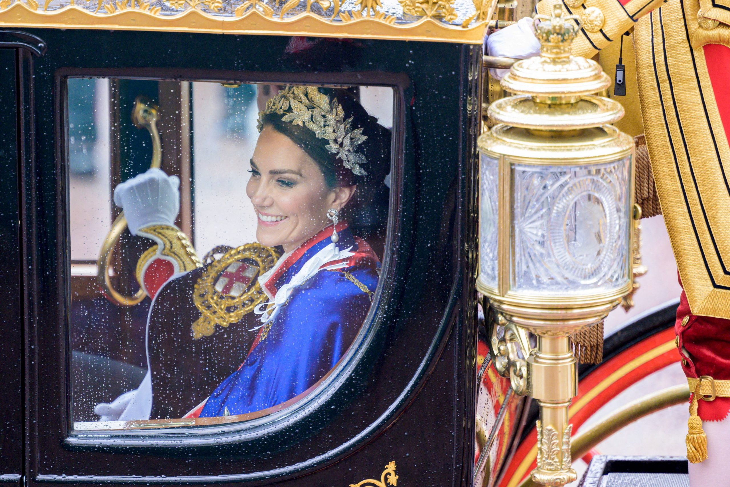 Η Κέιτ Μίντλετον κερδίζει τις εντυπώσεις με τις εμφανίσεις της μετά τις χημειοθεραπείες – Γιατί εκνευρίζει τη Μέγκαν Μαρκλ