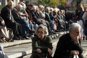 Αυξάνονται τα όρια συνταξιοδότησης λόγω δημογραφικού