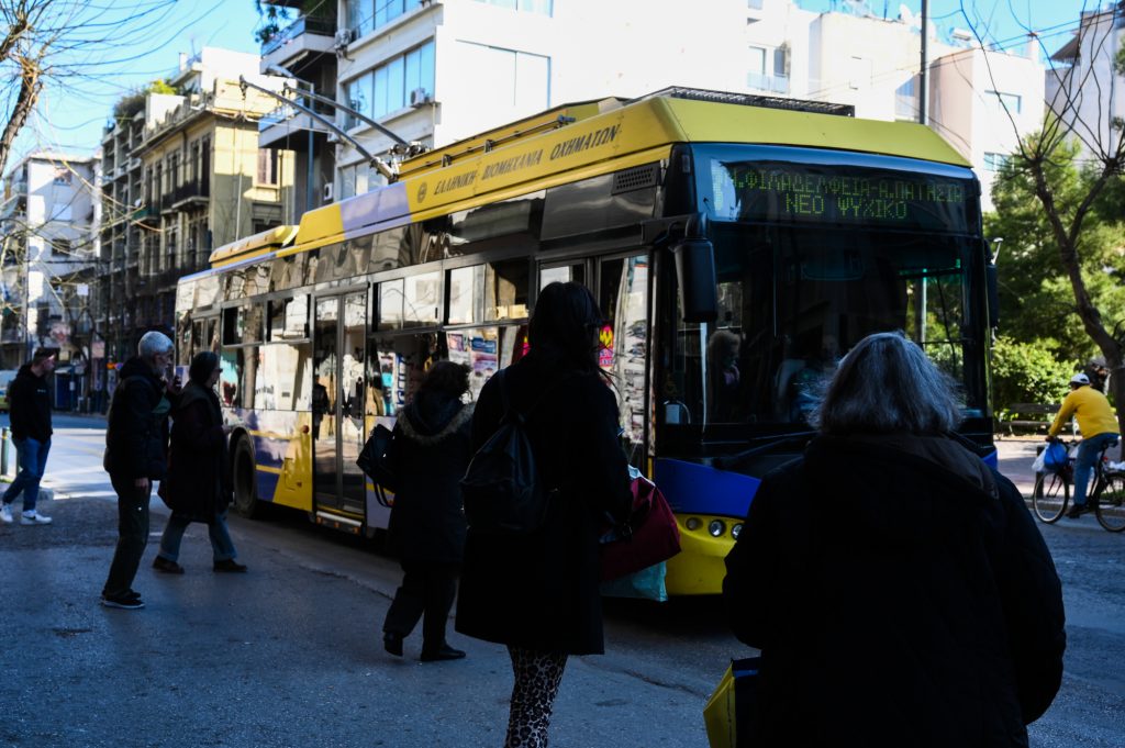 Απεργία ΓΣΕΕ: Πώς θα κινηθούν λεωφορεία και τρόλεϊ