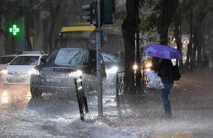 Η κακοκαιρία Bora πλησιάζει με άγριες διαθέσεις – Οι «επικίνδυνες» περιοχές και η κατάσταση στην Αττική