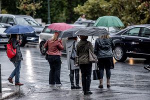 Καιρός: Δεν υποχωρεί το κύμα κακοκαιρίας – Έντονα καιρικά φαινόμενα και στην Αττική